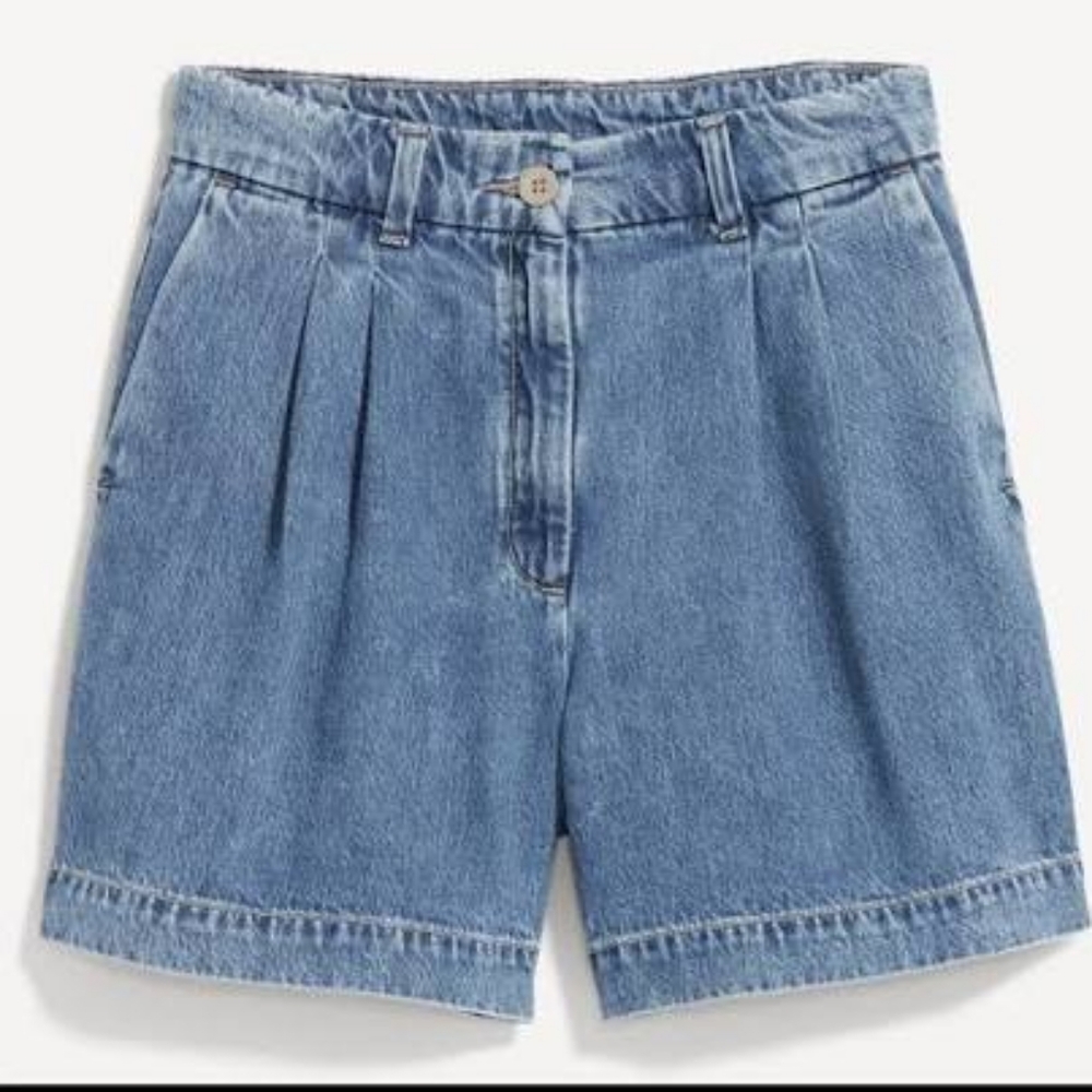 Pleated Denim Taylor shorts